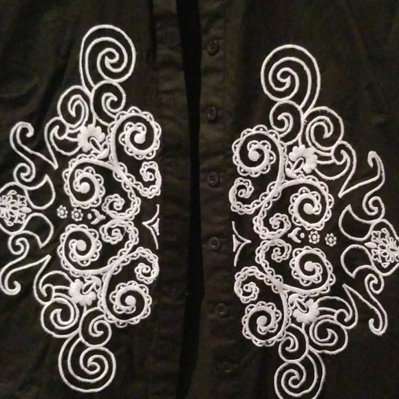 Embroidered top - Picture 2 of 2
